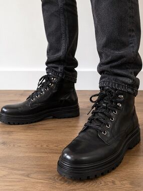 Kamik Men’s Winter Boots Size 9 Black Lace Up Waterproof Rugged Sole